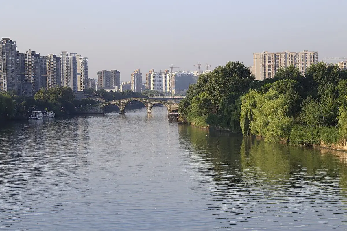 The stone arch Gongchen Bridge over the Grand Canal.