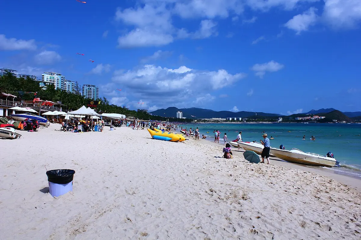 三亜・大東海のビーチと海