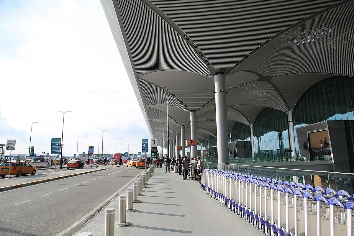이스탄불 공항(IST) 터미널 외관