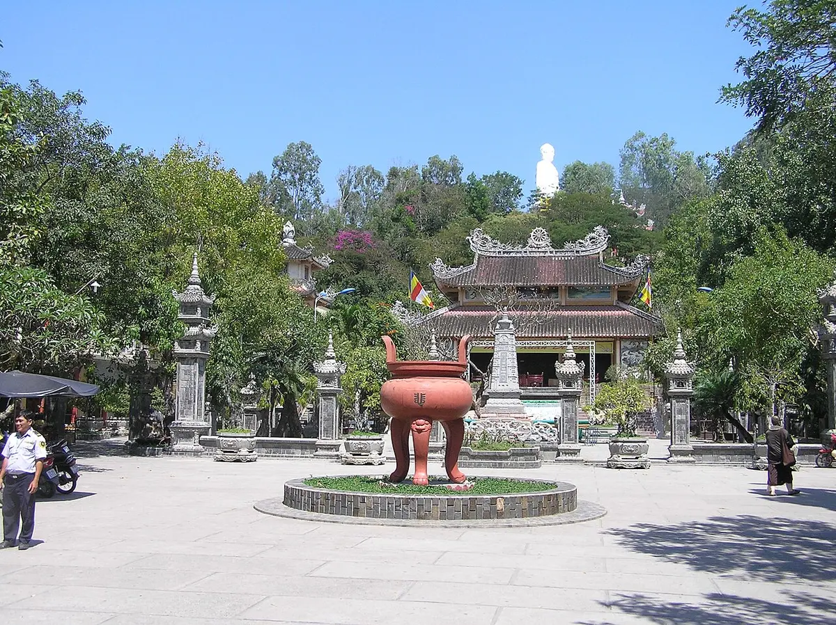 Courtyard of Long Son Pagoda in Nha Trang